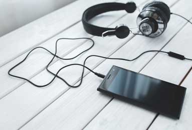 意甲媒体透露：阿莱格里为米兰防守带来了翻天覆地的变化，他的出现让这三位球员迅速成长